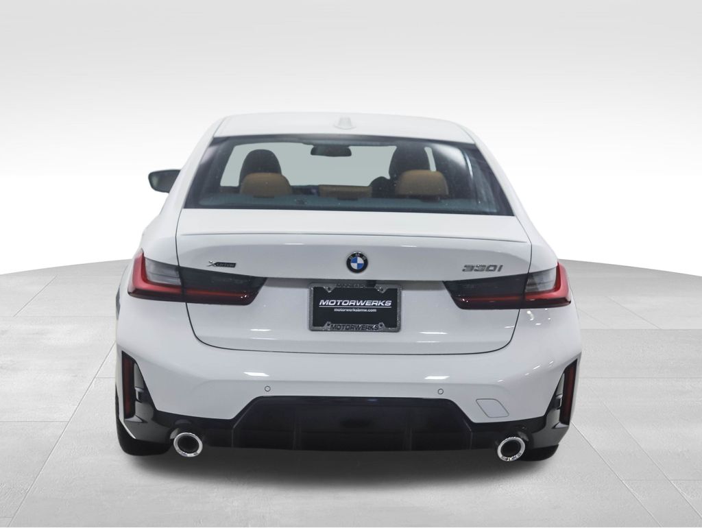 Thumbnail: 2025 BMW 3 Series - 4