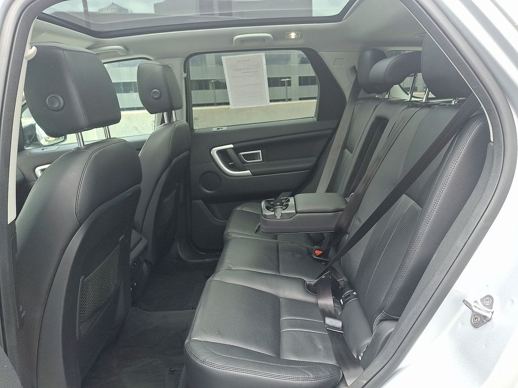 Thumbnail: 2018 Land Rover Discovery Sport - 27