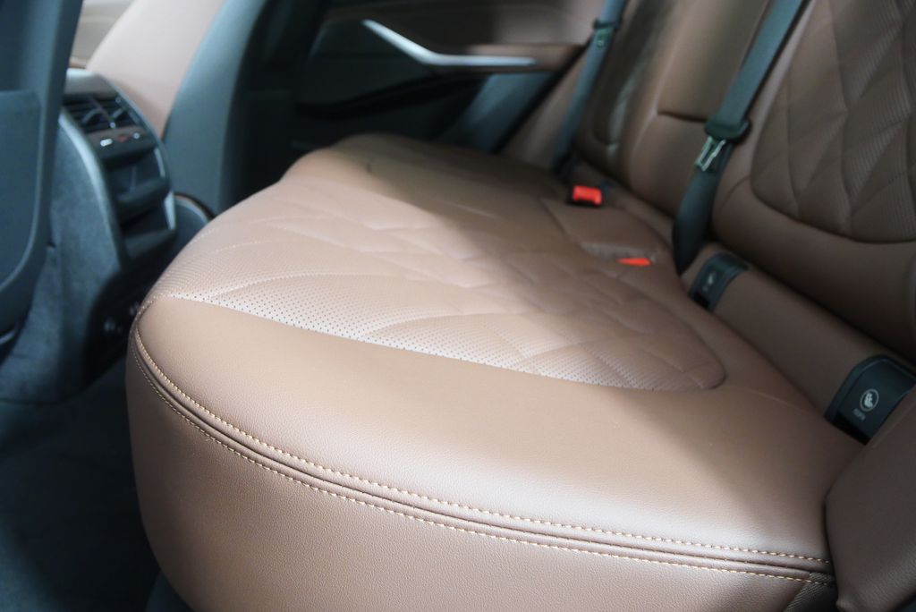 Thumbnail: 2026 BMW X5 - 15