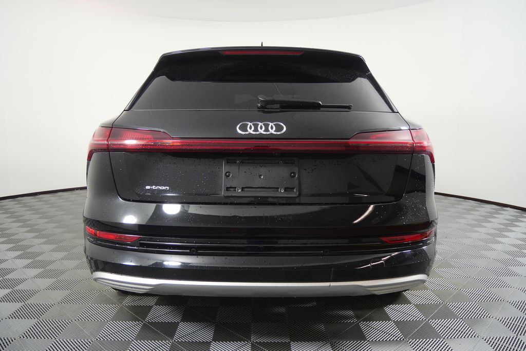 Thumbnail: 2019 Audi e-tron - 4