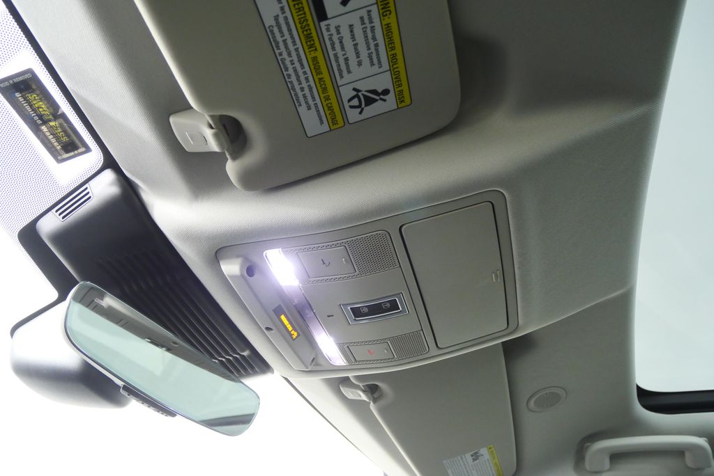 Thumbnail: 2021 Land Rover Discovery Sport - 21