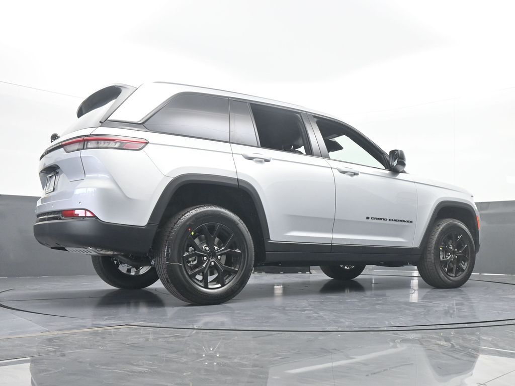 New 2025 Silver Zynith Jeep Altitude X image 54
