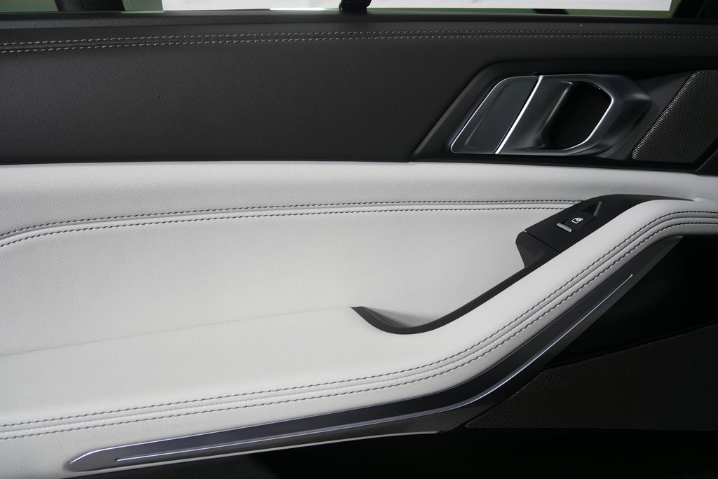 Thumbnail: 2026 BMW X5 - 14