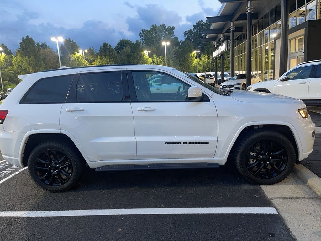 2021 Jeep Grand Cherokee Laredo 4