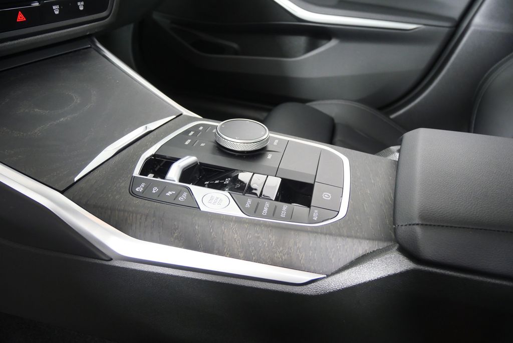 2024 BMW 3 Series 330i 25
