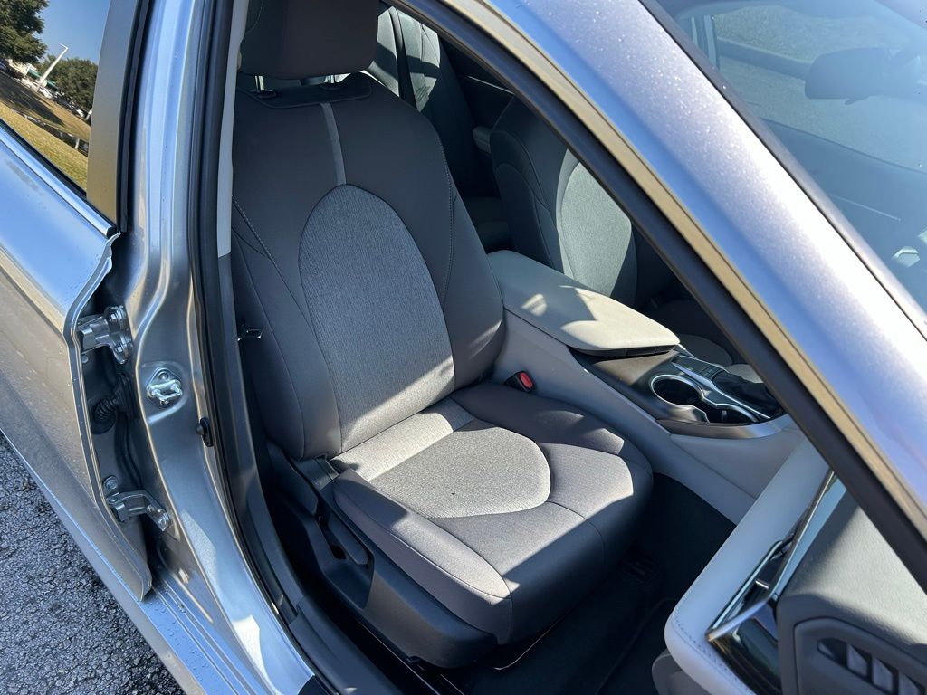 Thumbnail: 2023 Toyota Camry - 15