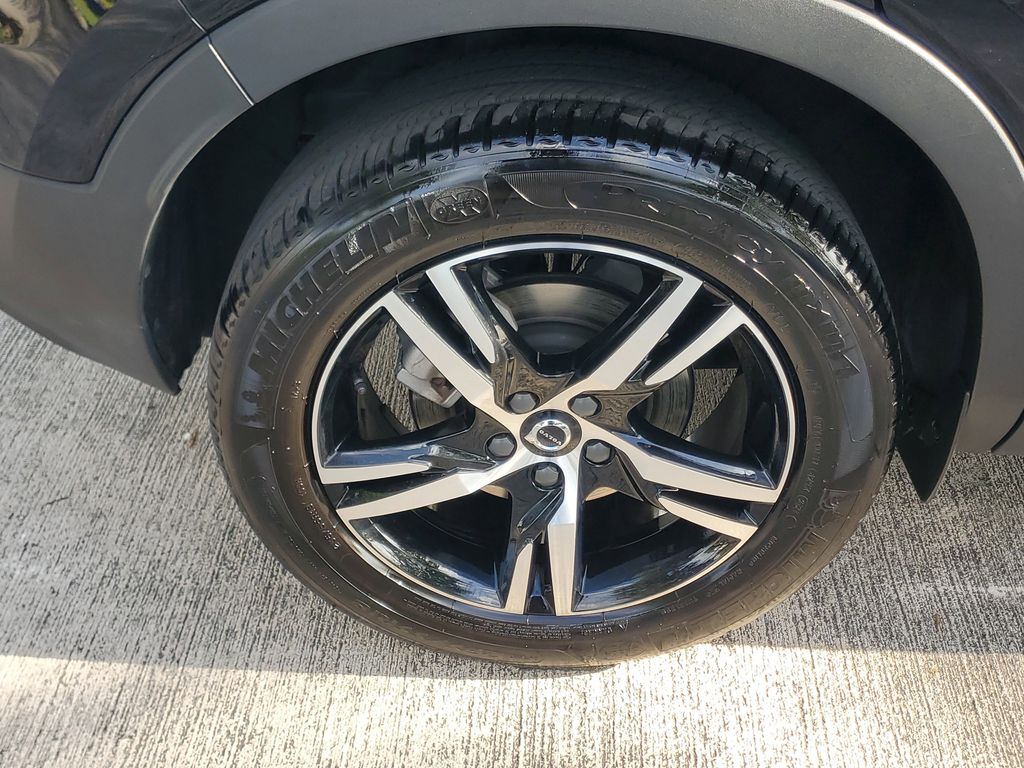 used 2025 Volvo XC40 car, priced at $28,595