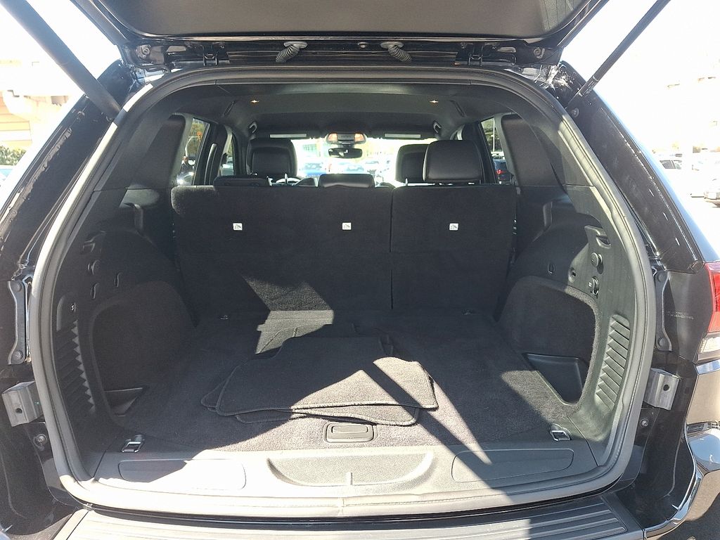 Thumbnail: 2020 Jeep Grand Cherokee - 28