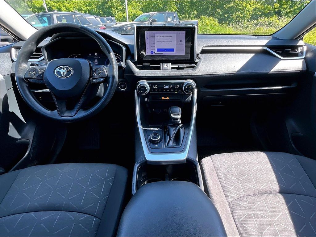 2023 Toyota RAV4 Hybrid — photo 21