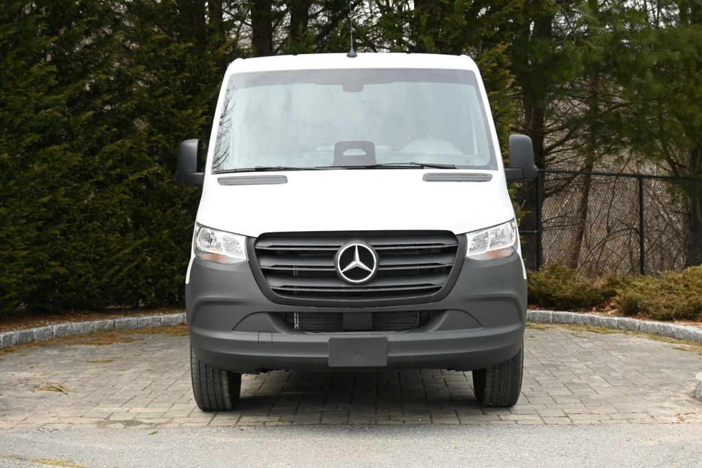 2025 Mercedes-Benz Sprinter 2500 8