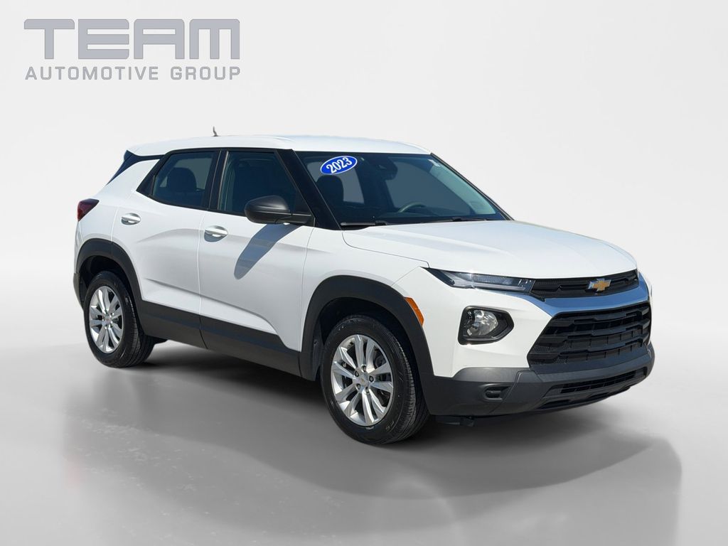 Summit White 2023 Chevrolet Trailblazer LS FWD SUV / Crossover Front-Wheel Drive Continuously Variable Transmission
