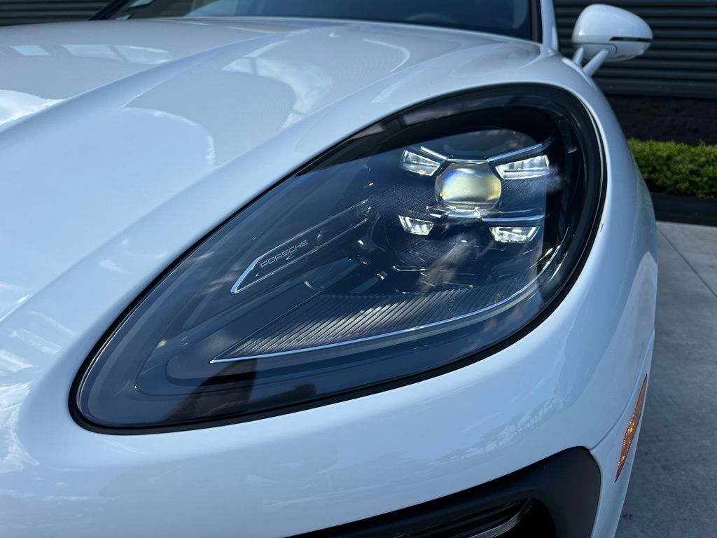 Thumbnail: 2026 Porsche Macan - 13