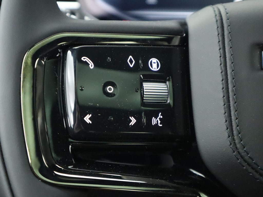 Thumbnail: 2025 Land Rover Range Rover Sport - 12