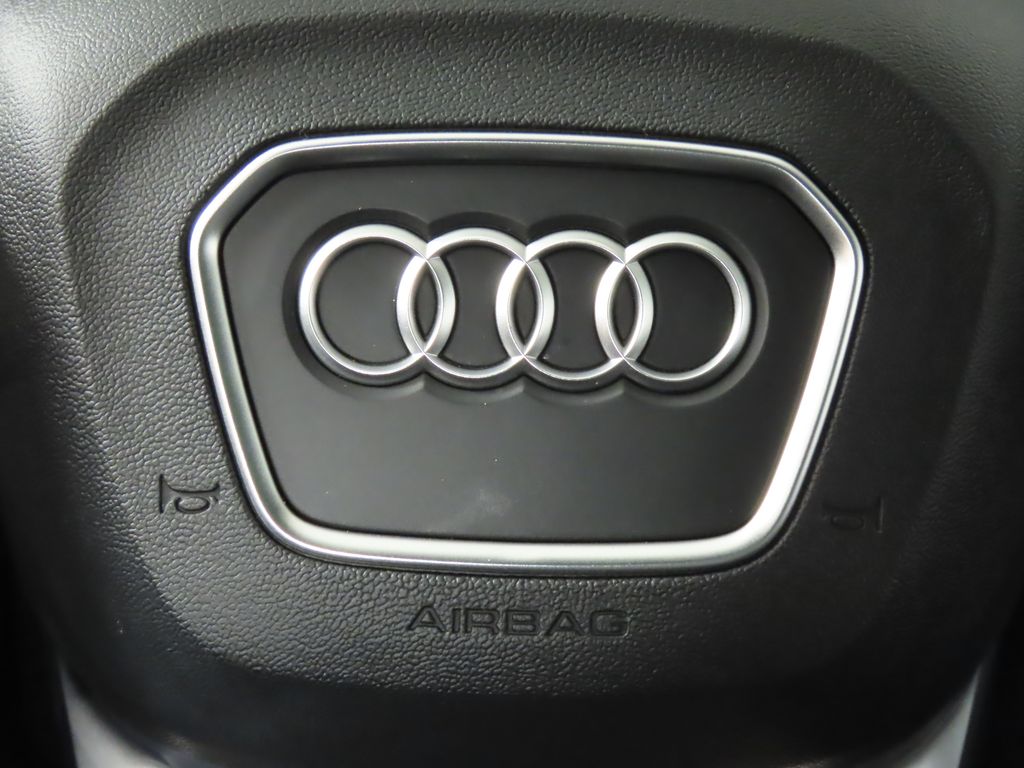 Thumbnail: 2025 Audi Q3 - 18