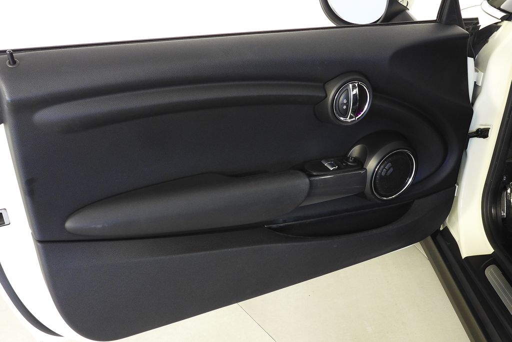 Thumbnail: 2015 MINI Cooper - 11