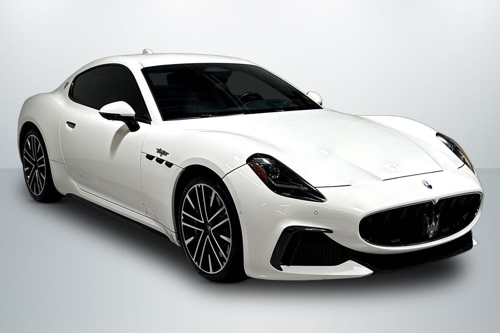 Bianco Solid 2024 Maserati GranTurismo Coupe All-Wheel Drive 8-Speed Automatic