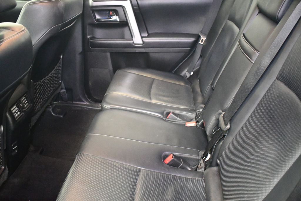 Thumbnail: 2019 Toyota 4Runner - 27