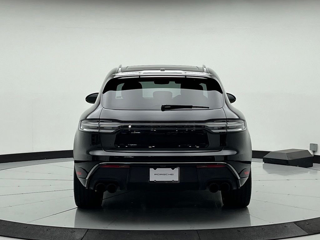 Thumbnail: 2024 Porsche Macan - 10
