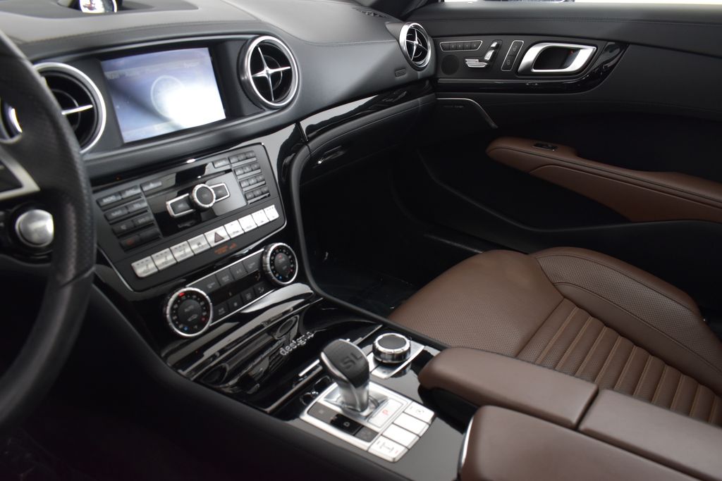 Thumbnail: 2016 Mercedes-Benz SL-Class - 20