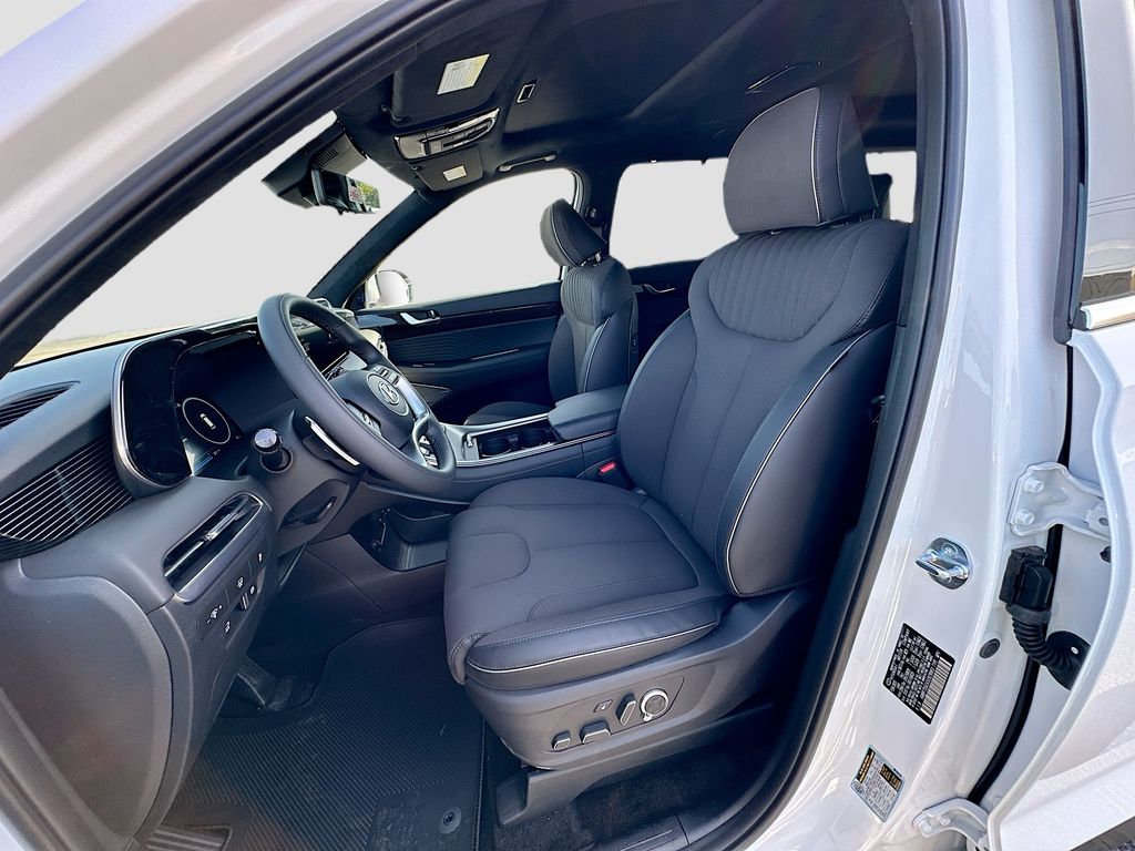 Thumbnail: 2025 Hyundai Palisade - 16