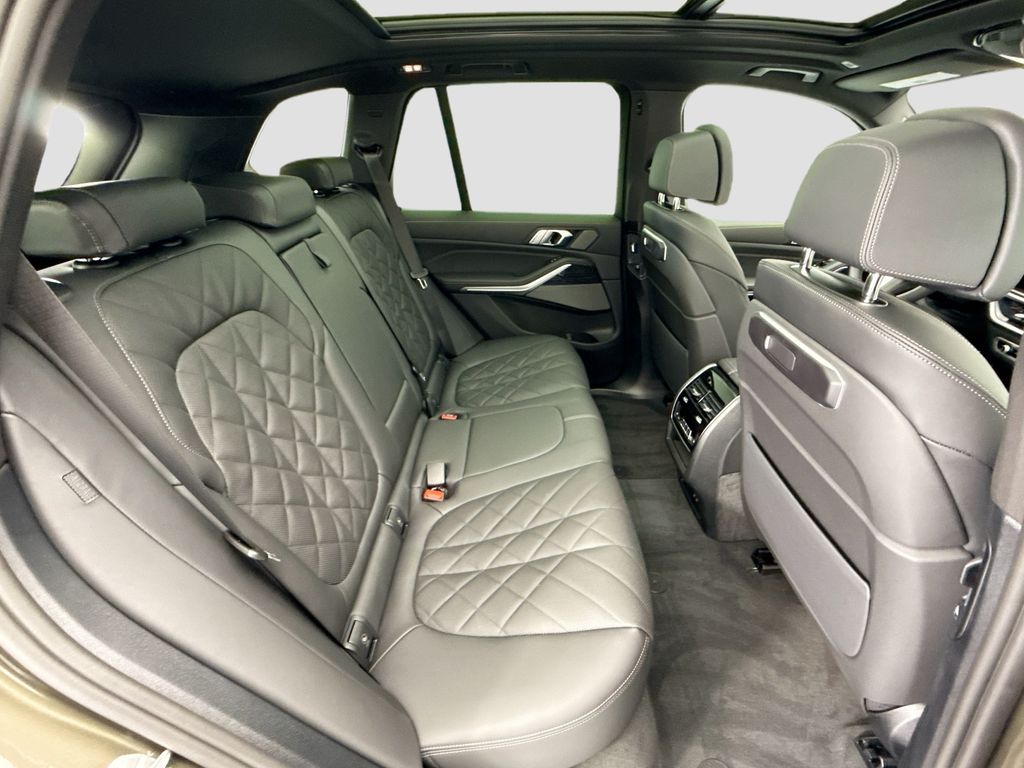 Thumbnail: 2026 BMW X5 - 22