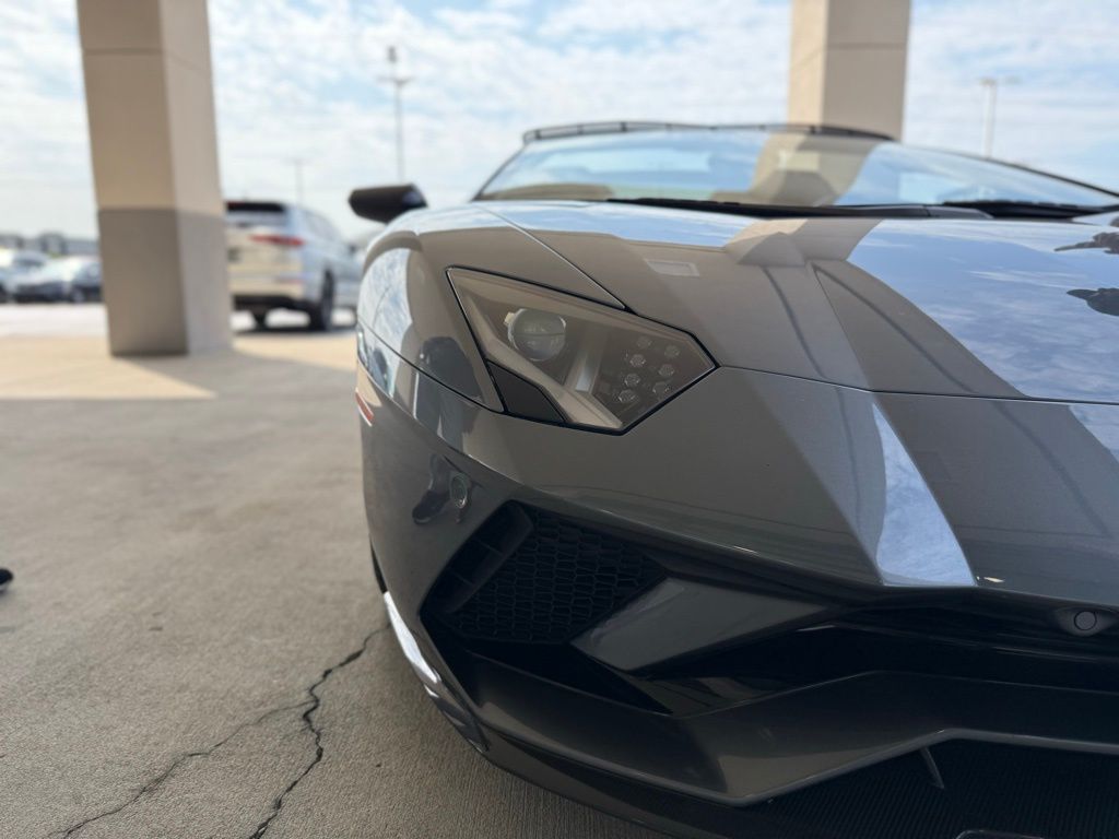Thumbnail: 2019 Lamborghini Aventador - 30