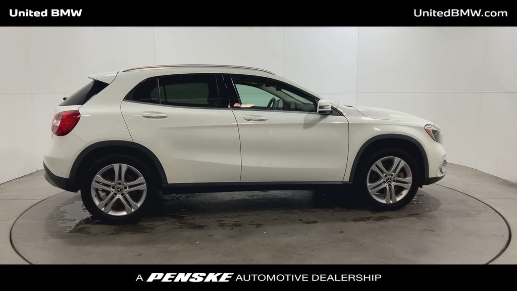 Thumbnail: 2018 Mercedes-Benz GLA - 9