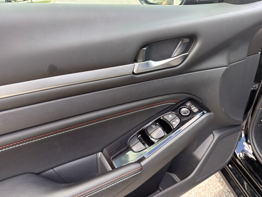 Used 2023 Nissan Altima 2.5 SR 4D Sedan