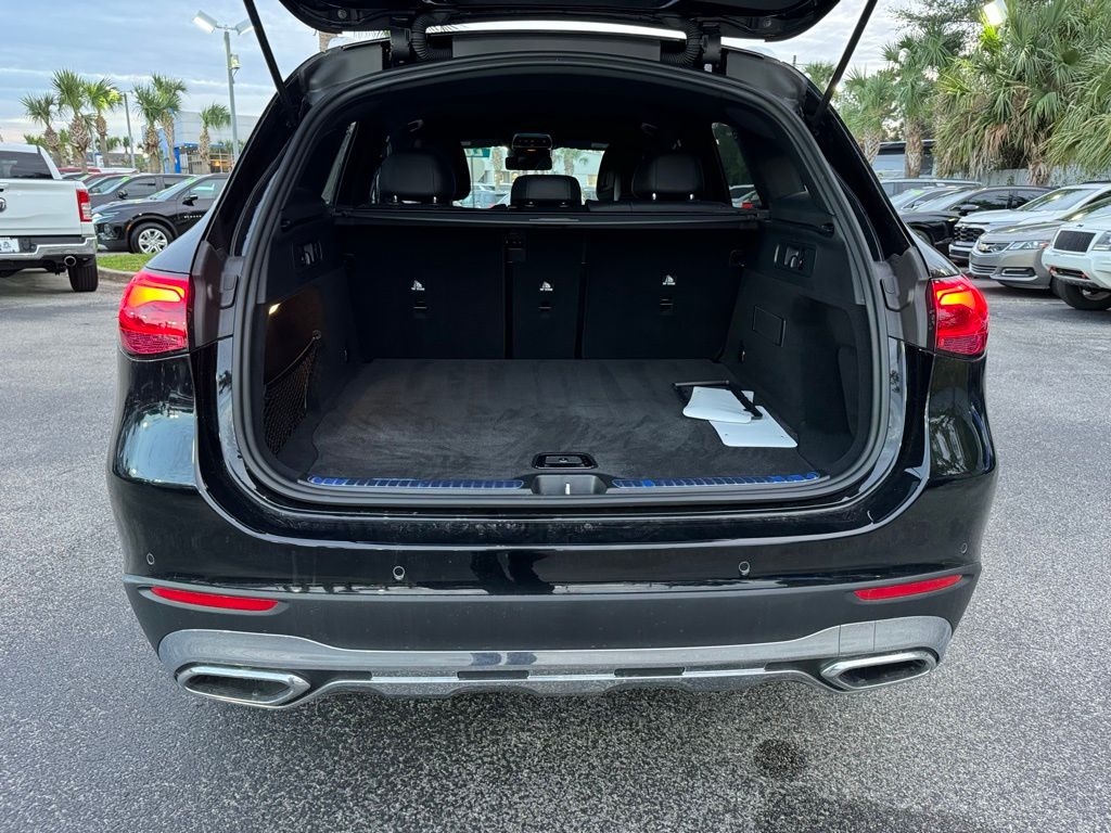 2023 Mercedes-Benz GLC GLC 300 11