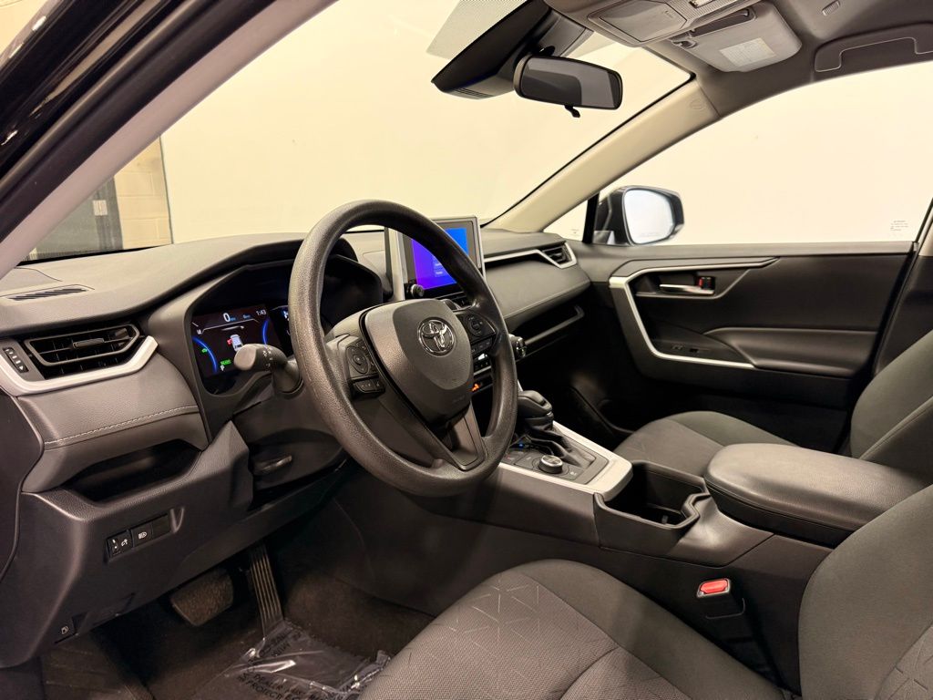 Thumbnail: 2024 Toyota RAV4 - 10