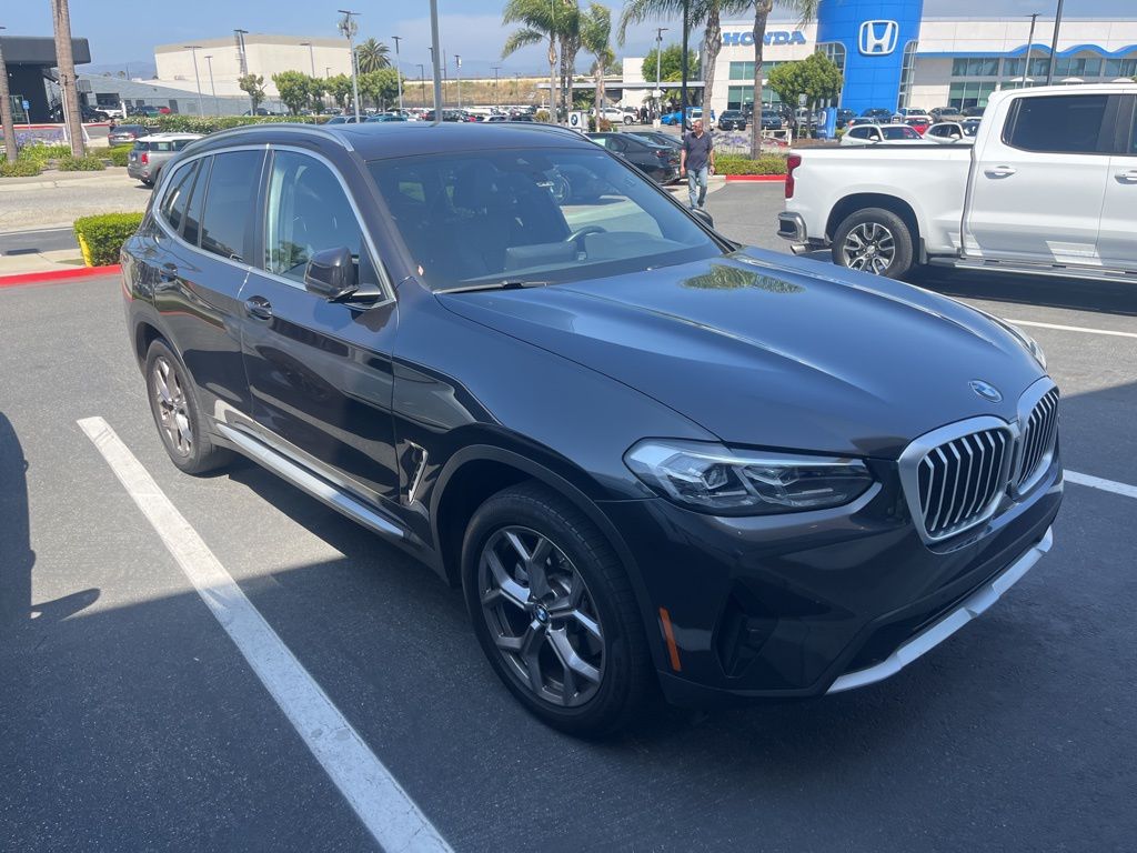 Thumbnail: 2022 BMW X3 - 3