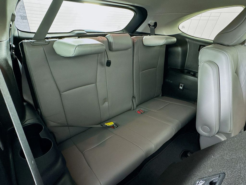 Used Car 2022 Toyota Highlander  Platinum For Sale Under $50,000 In Austin, Texas