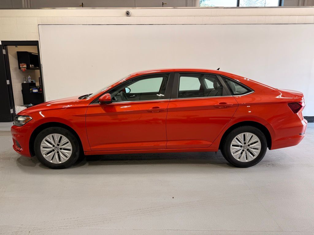 Thumbnail: 2019 Volkswagen Jetta - 2