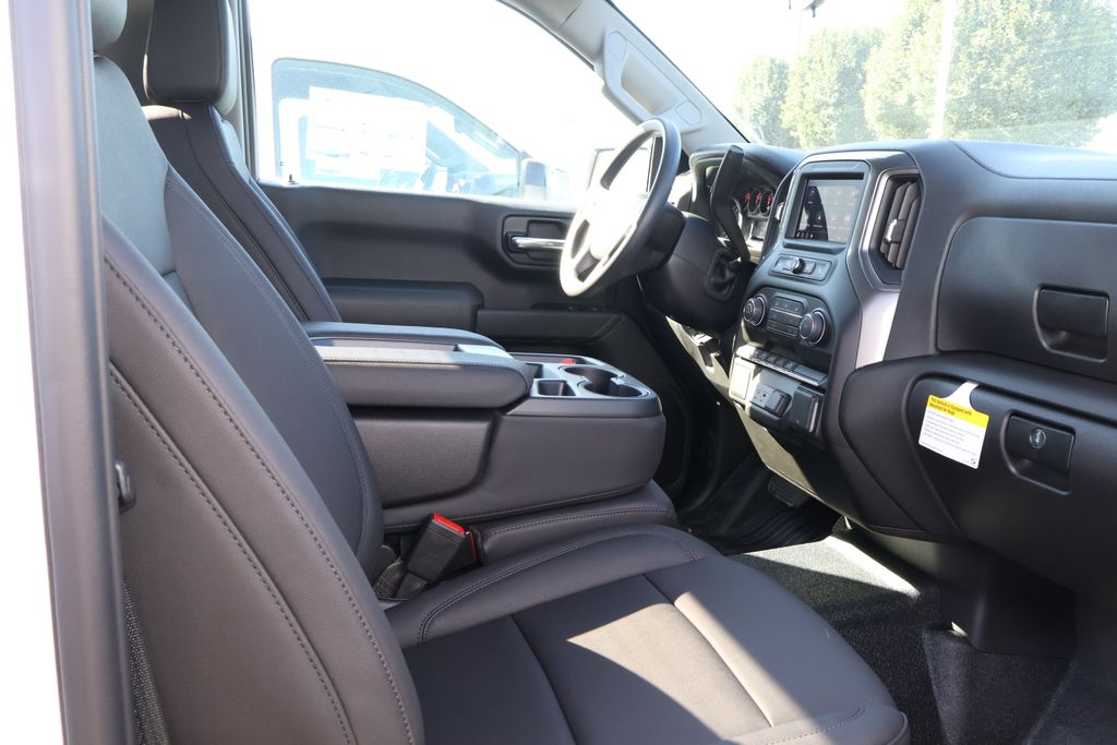 Thumbnail: 2026 Chevrolet Silverado 1500 - 32