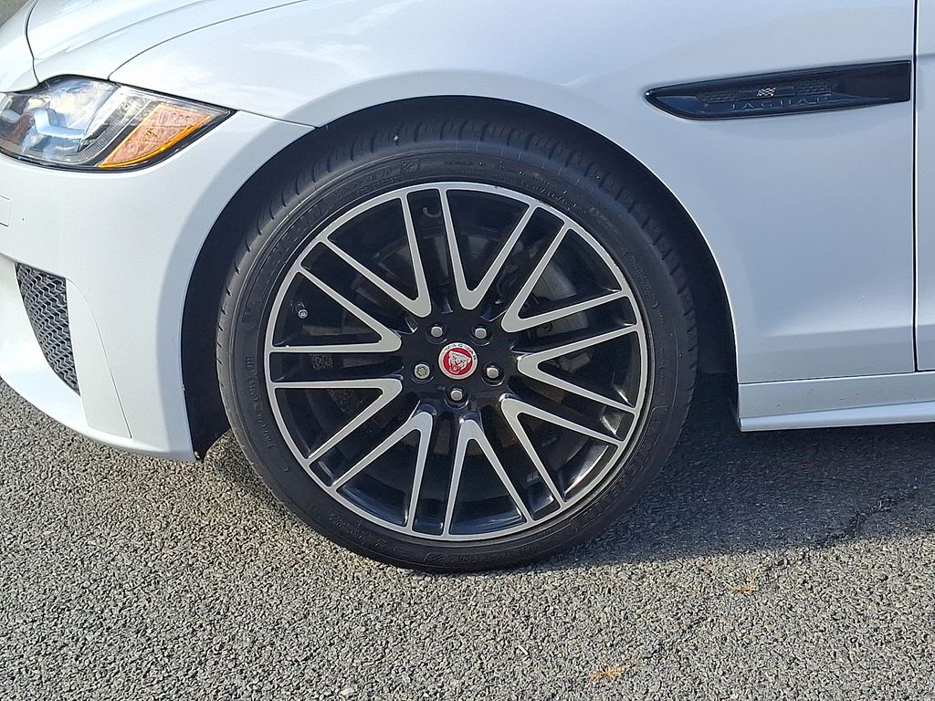 Thumbnail: 2020 Jaguar XF - 8