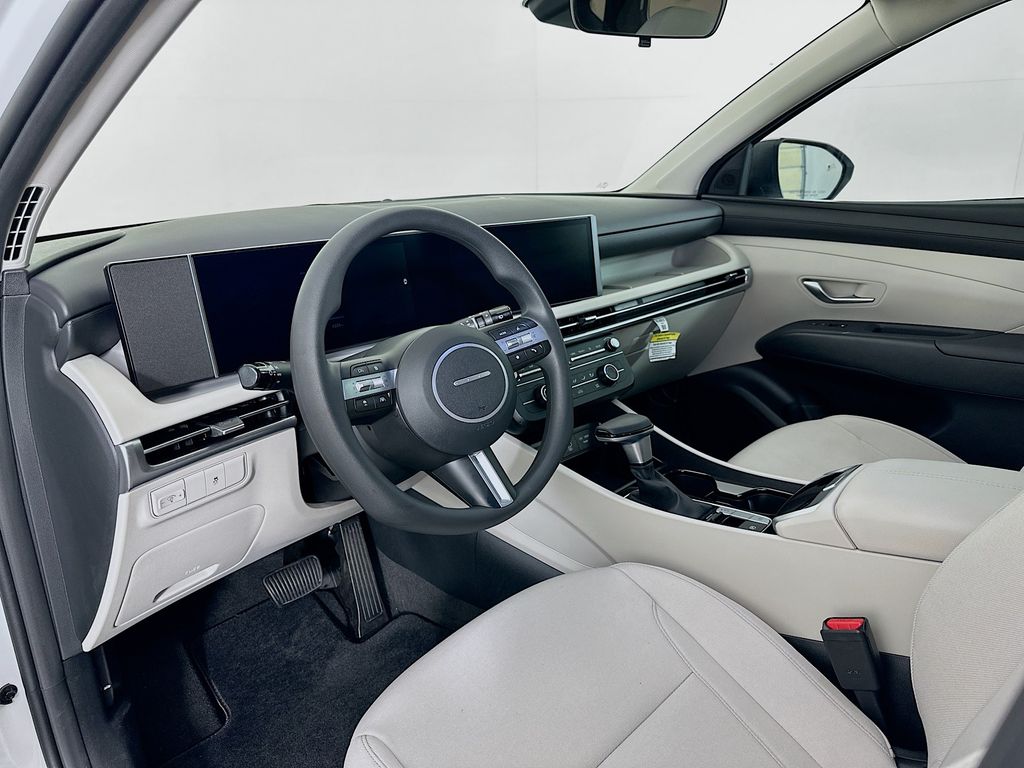2025 Hyundai Tucson SE 9