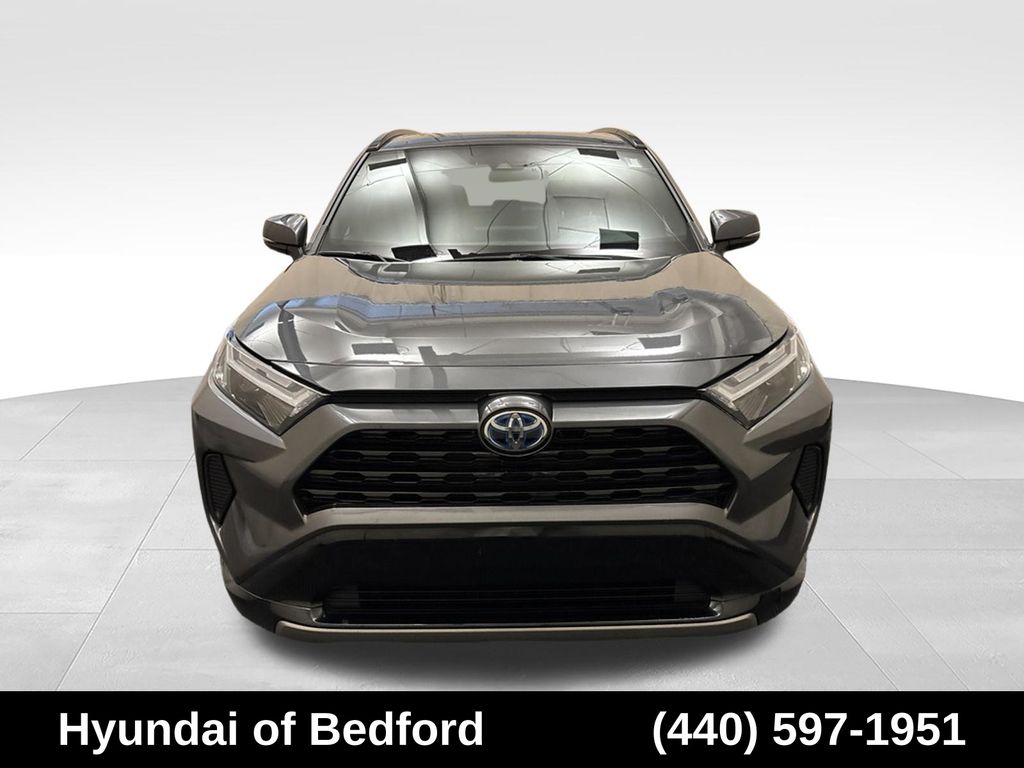 Photo 2 of 2023 Toyota RAV4 Hybrid SE
