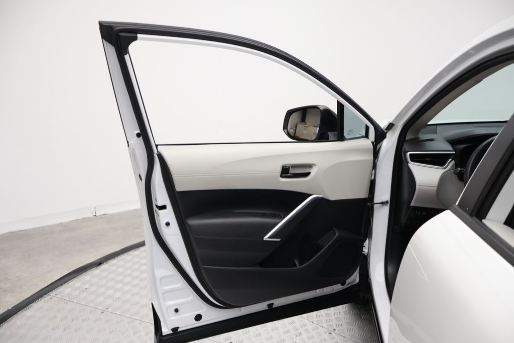 Thumbnail: 2023 Toyota Corolla Cross - 16