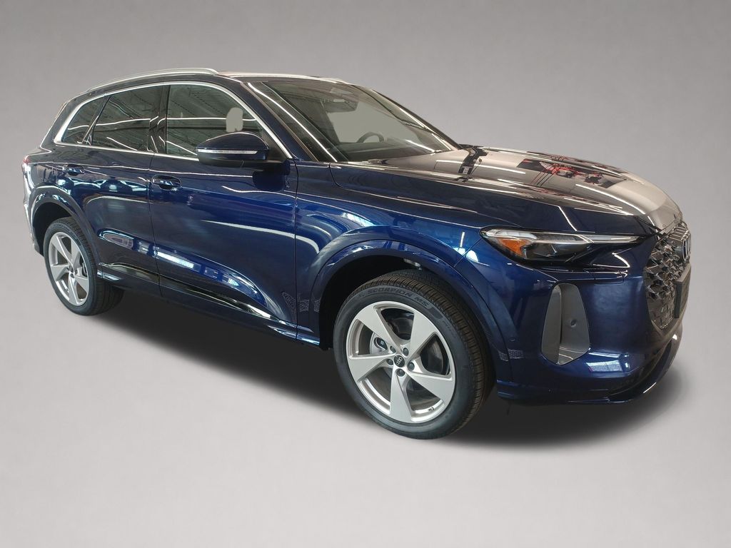 Navarra Blue Metallic 2025 Audi Q5 quattro Premium Plus 40 TFSI SUV / Crossover All-Wheel Drive 7-Speed Automatic