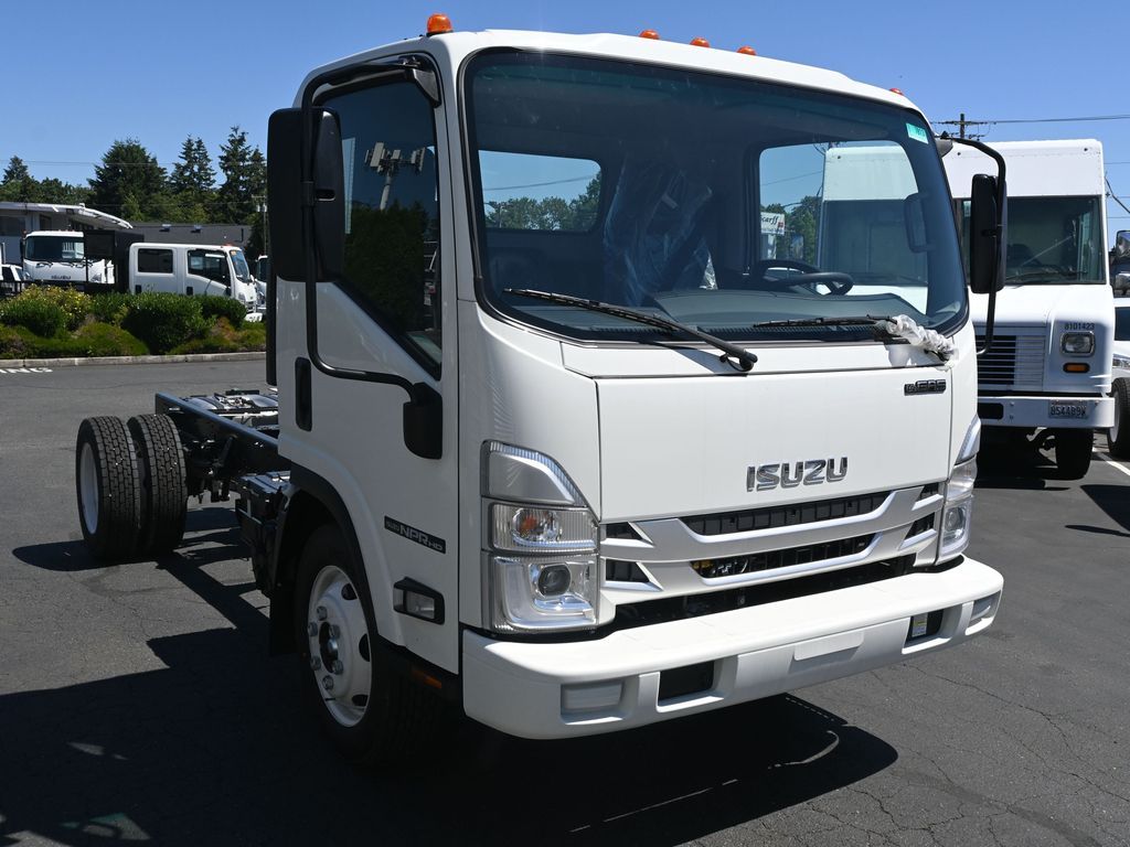 2024 Isuzu NPR HD 