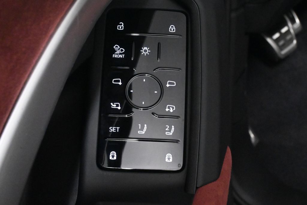 Thumbnail: 2026 Audi SQ5 - 26