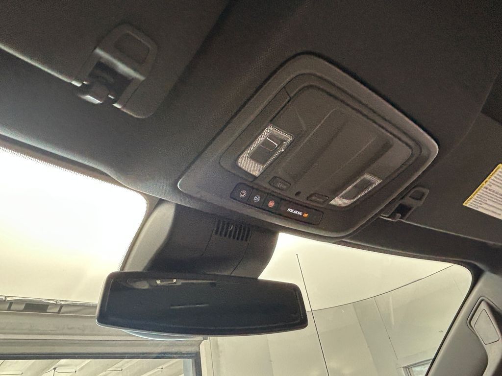 Used 2022 Onyx Black GMC SLT image 28