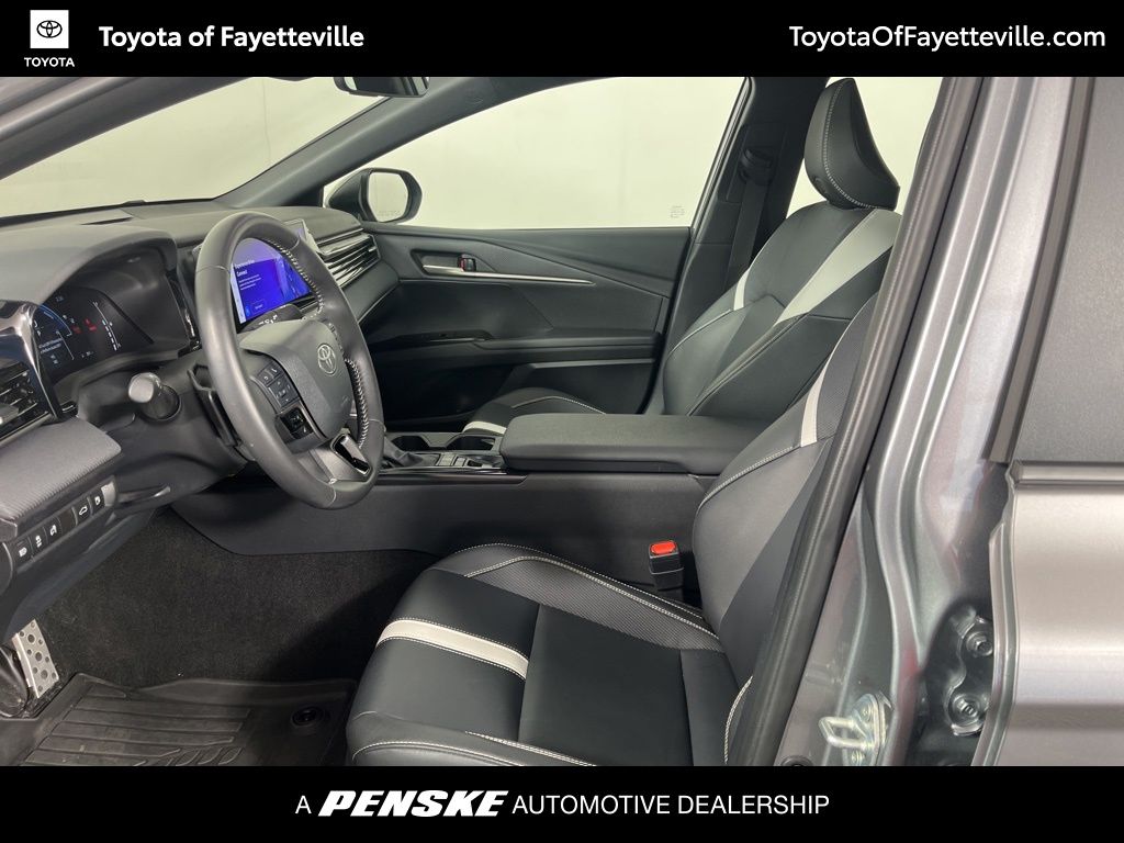 2025 Toyota Camry SE 21