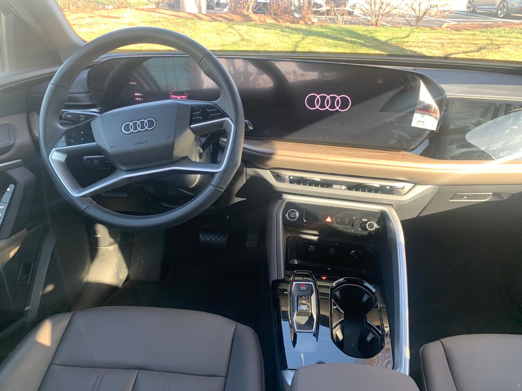 Thumbnail: 2025 Audi Q5 - 10