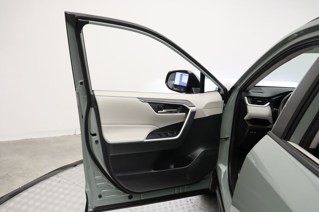 Thumbnail: 2023 Toyota RAV4 - 16
