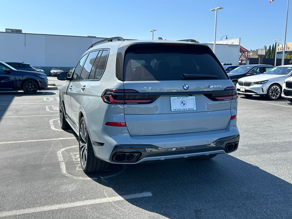 Thumbnail: 2027 BMW X7 - 3