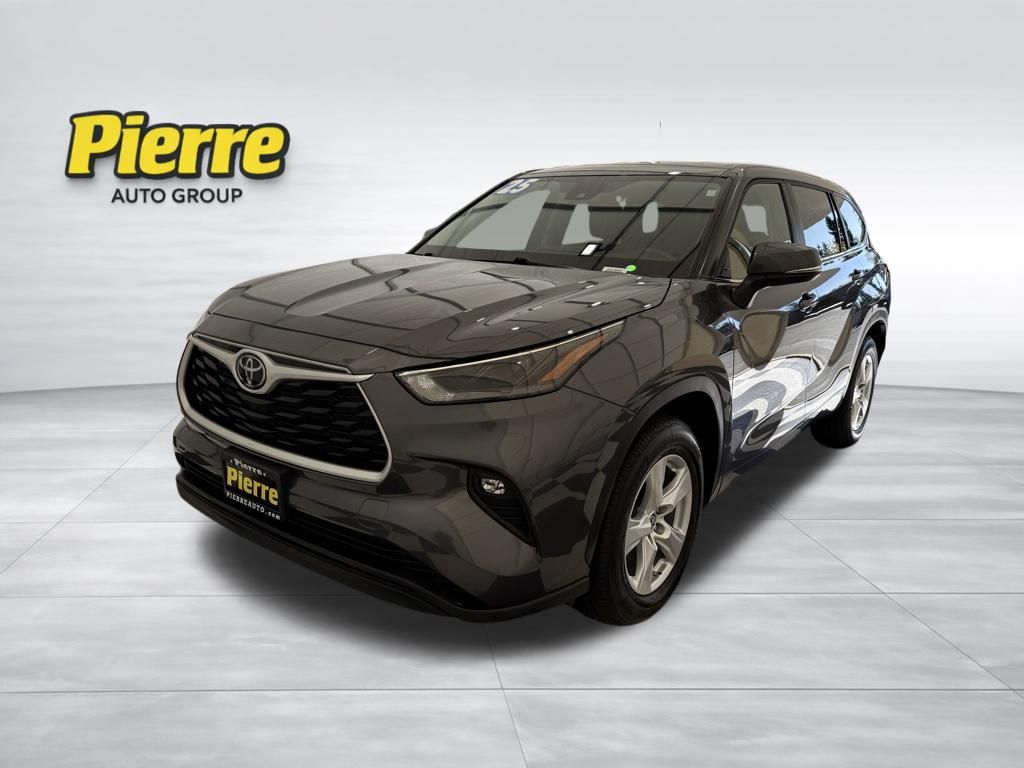 Magnetic Gray Metallic 2025 Toyota Highlander LE FWD SUV / Crossover Front-Wheel Drive 8-Speed Automatic