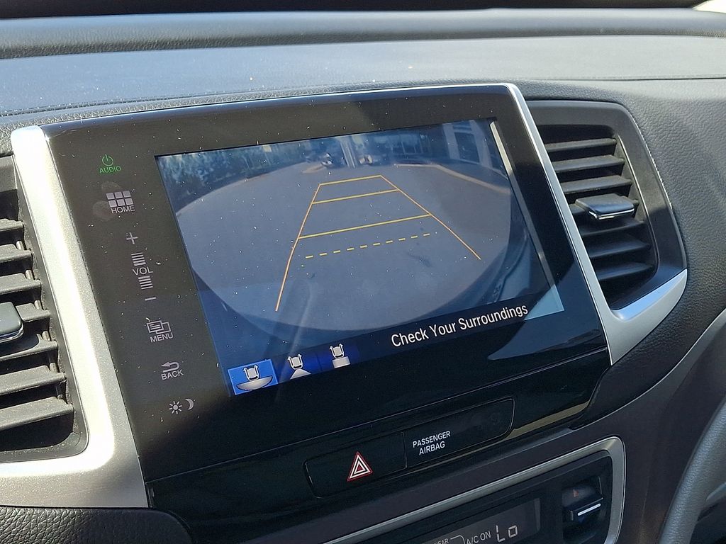 Thumbnail: 2016 Honda Pilot - 18