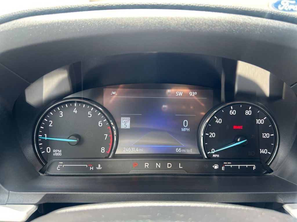 Used Car 2022 Ford Explorer  Xlt For Sale Under $30,000 In Floresville, Texas