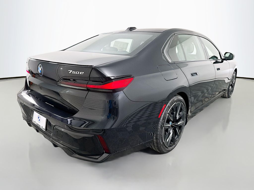 Thumbnail: 2026 BMW 7 Series - 5